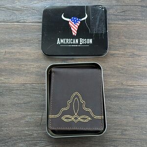 American Bison Bi-fold wallet/ID/Bill/6 card slots brown leather, tan embroidery